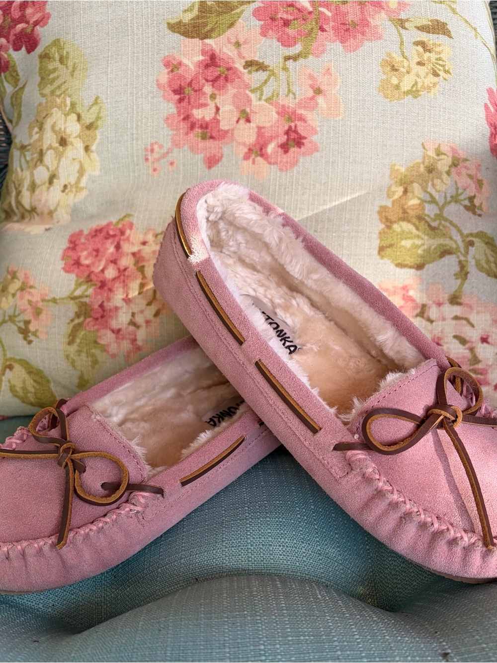 Minnetonka Pink Suede Moccasin Slippers with Faux Fur Trim